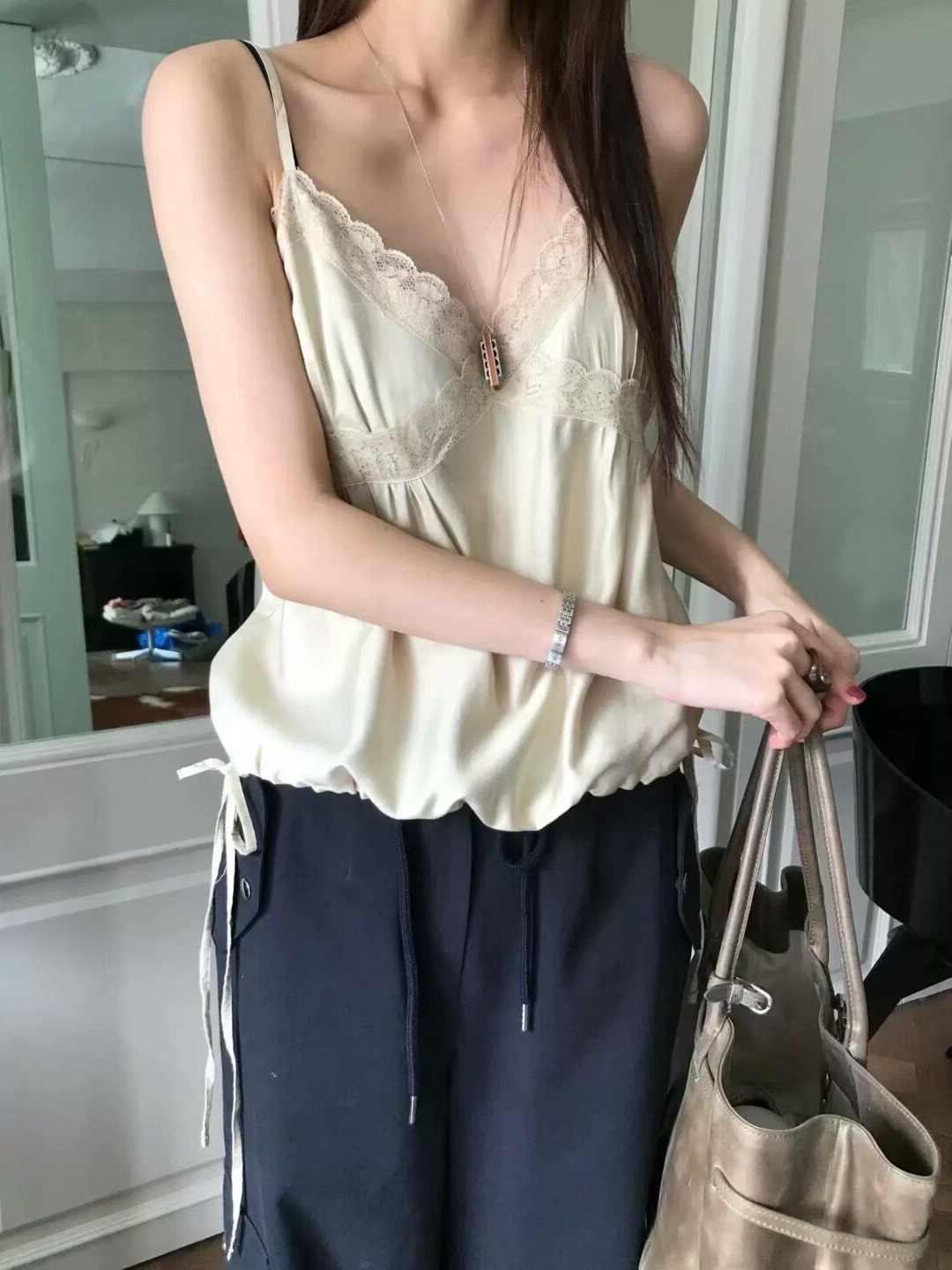Fashionable V-Neck Strap Base  - огляд і ціна Resin Vat